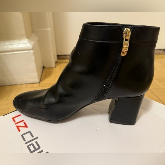 Liz Claiborne Black heel booties size 9 - Picture 9 of 11